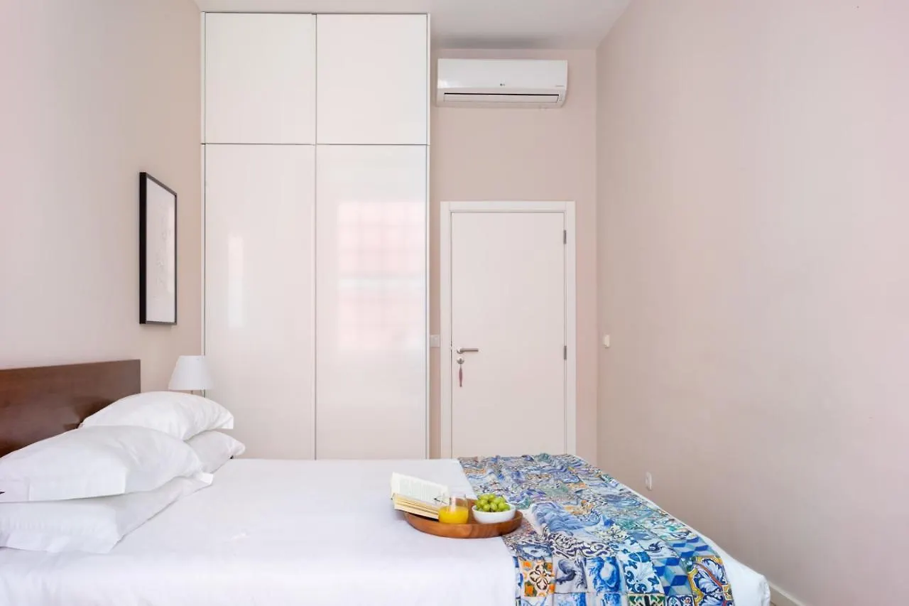 ליסבון Chiado Apartments By Courtesy Morning